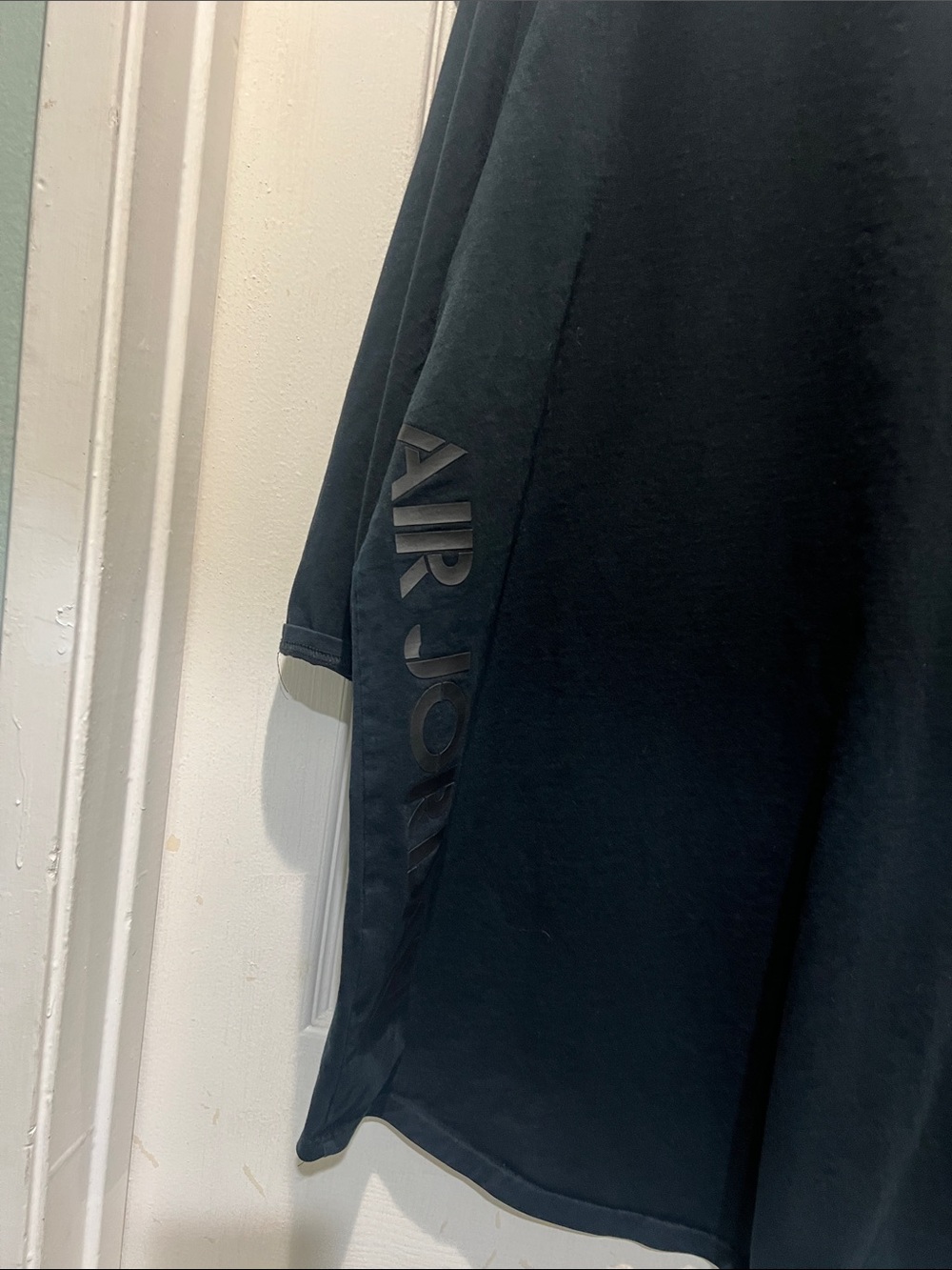 Jordan Black Oversized Crewneck Shirt - Picture 6 of 8